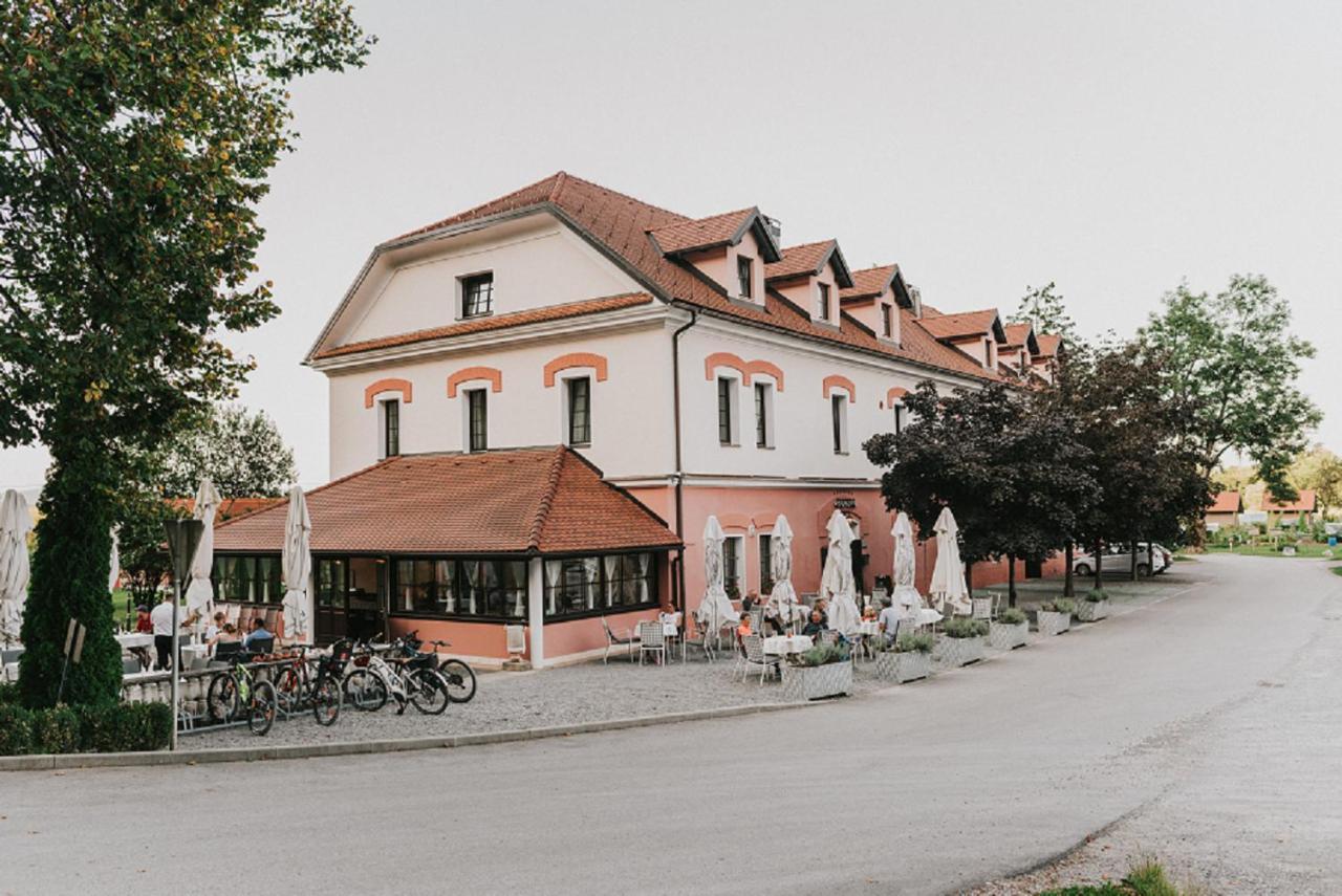 Guesthouse Bistra Vrhnika Buitenkant foto